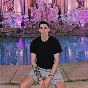 Meet your Posher, Daniel